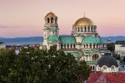 Панорамна гледка към храм-паметник Александър Невски в София